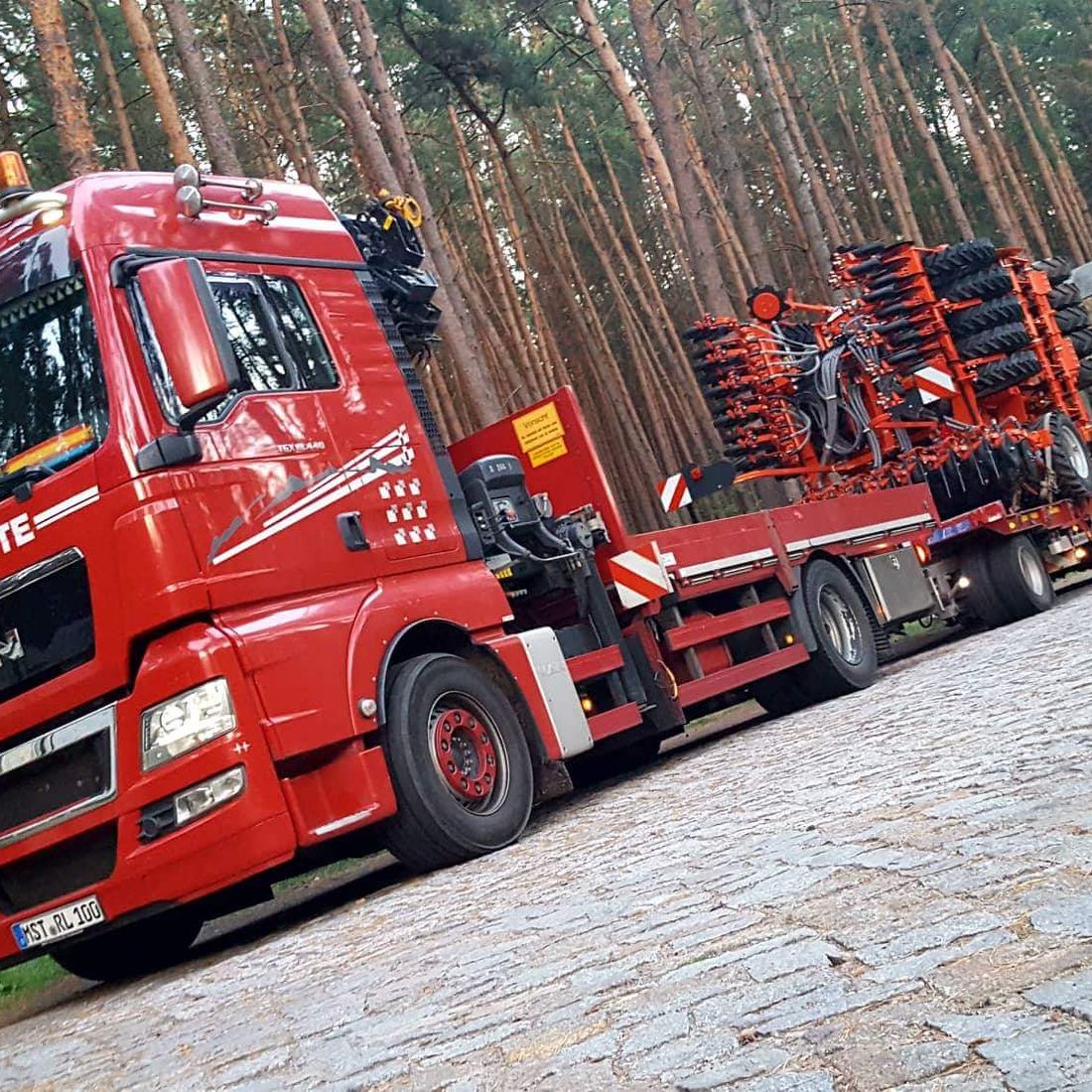 Kran LKW Landmaschinen, Tieflader Spezialtransport