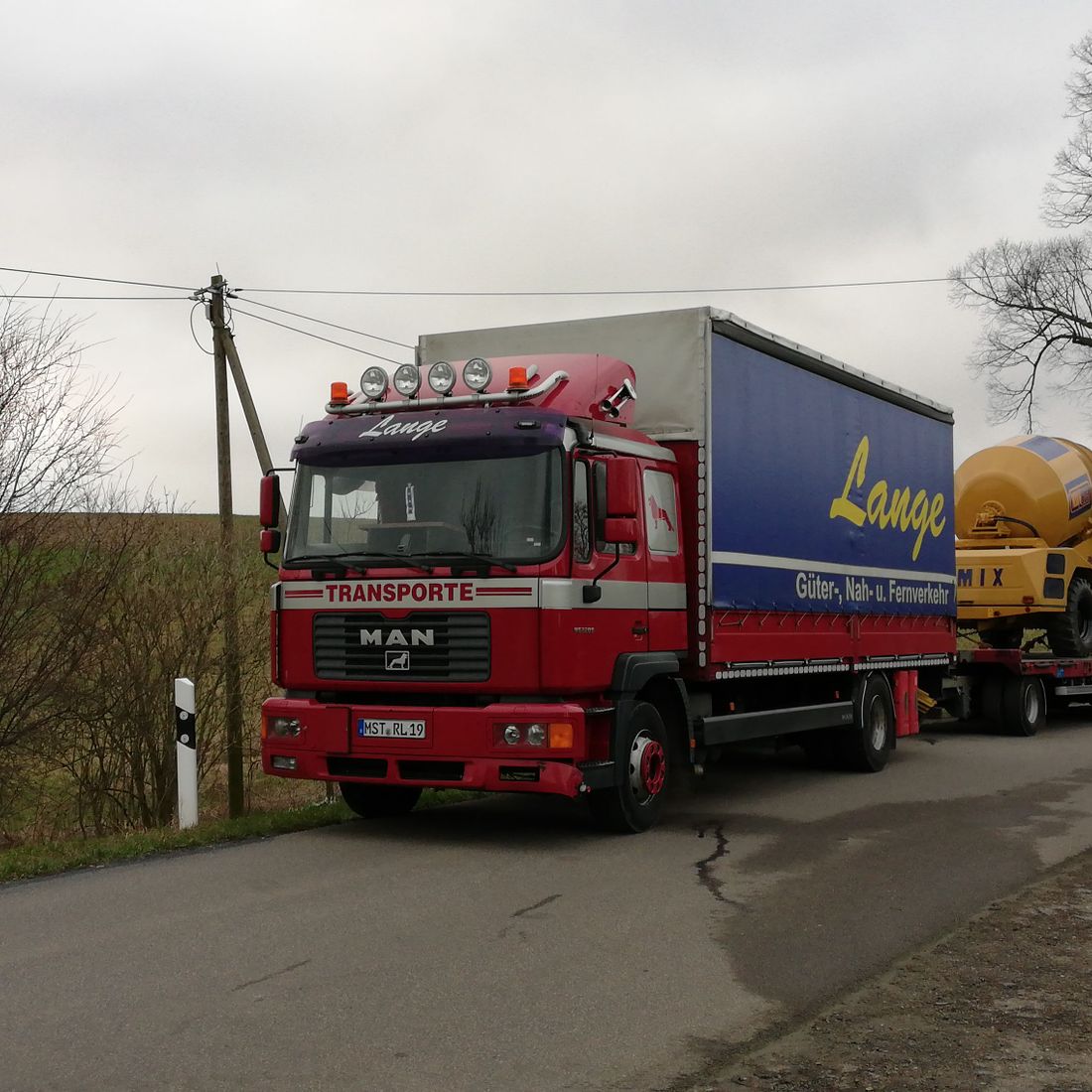 Nahverkehr; Hebebühne; Selbstentladung; Tiefladertransport