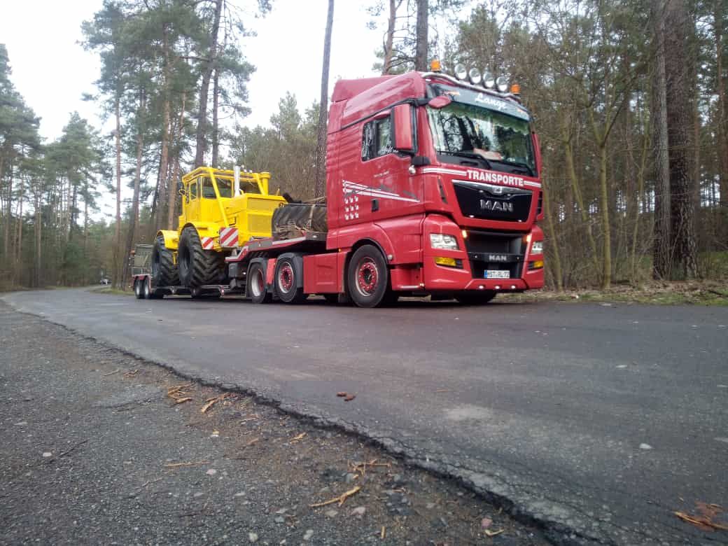 Landmaschinentransport; Baumaschinentransport; Überbreite; Überhöhe; Teleskopierbar 